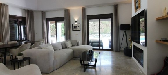3 Schlafzimmer Villa in Estepona, Spain, Nr. 186108 4