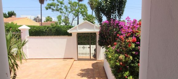 3 Schlafzimmer Villa in Estepona, Spain, Nr. 186108 26