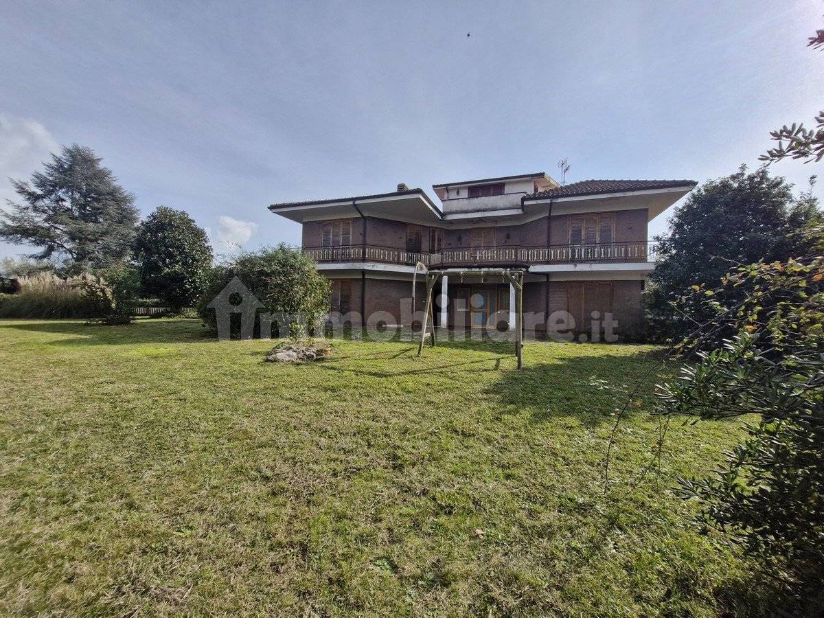 5 غرف نوم فيلا في Latina, Italy رقم 161121