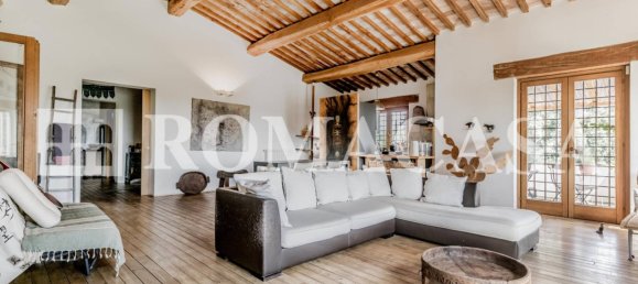 Villa de 10 dormitorios en Monterosi, Italy No. 177058 3