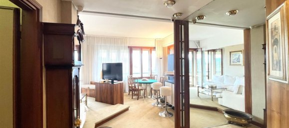 Apartamento de 6 habitaciónes en Florence, Italy No. 14434 11