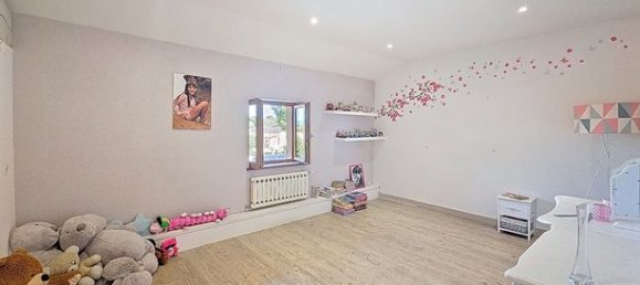  Castillos de 5 dormitorios en Montrevel-en-Bresse, France No. 311509 16