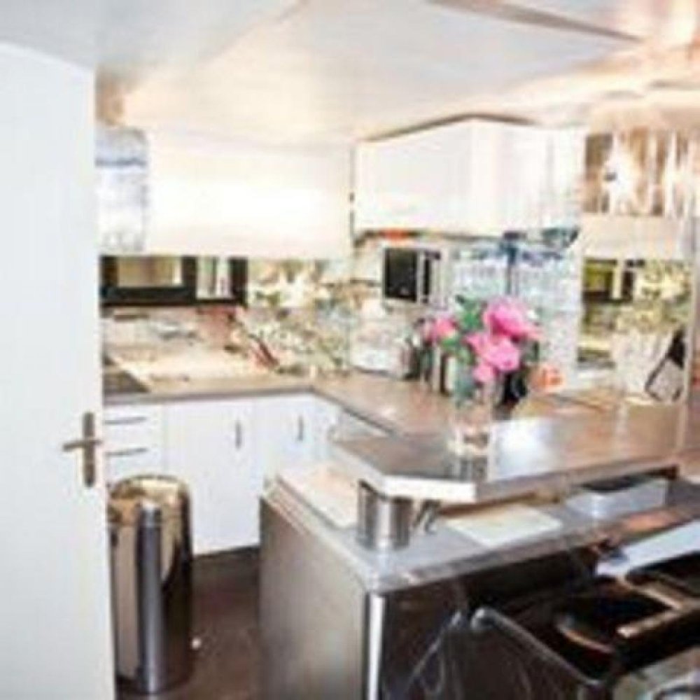 Studio in the Condo in Cannes, France No. 10226