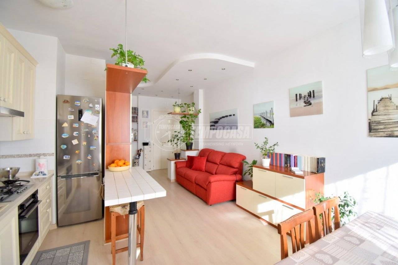 2 bedrooms Apartment in Morrovalle, Italy No. 148035