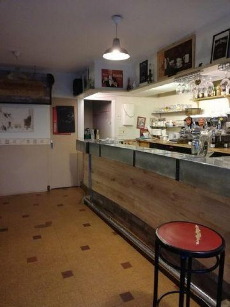 100m² Office in Blois, France No. 17892