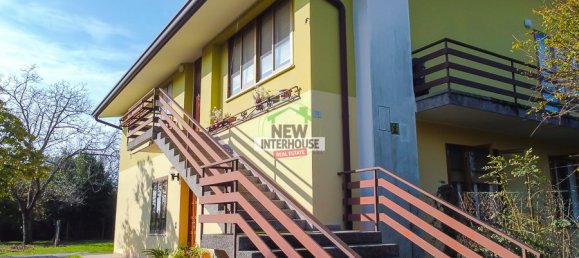 3 bedrooms House in Pordenone, Italy No. 328490 2