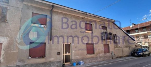 3 bedrooms Villa in Piedmont, Italy No. 379875 2