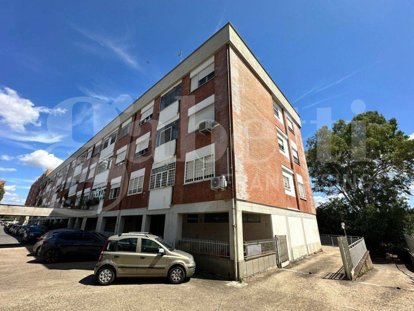 4 rooms Apartment in Rome, Italy No. 311253