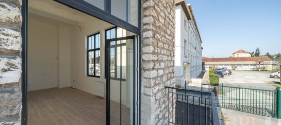 1 bedroom Apartment in Champagne-sur-Seine, France No. 330357 5