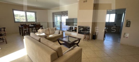 4 bedrooms Villa in Crete, Greece No. 394 3