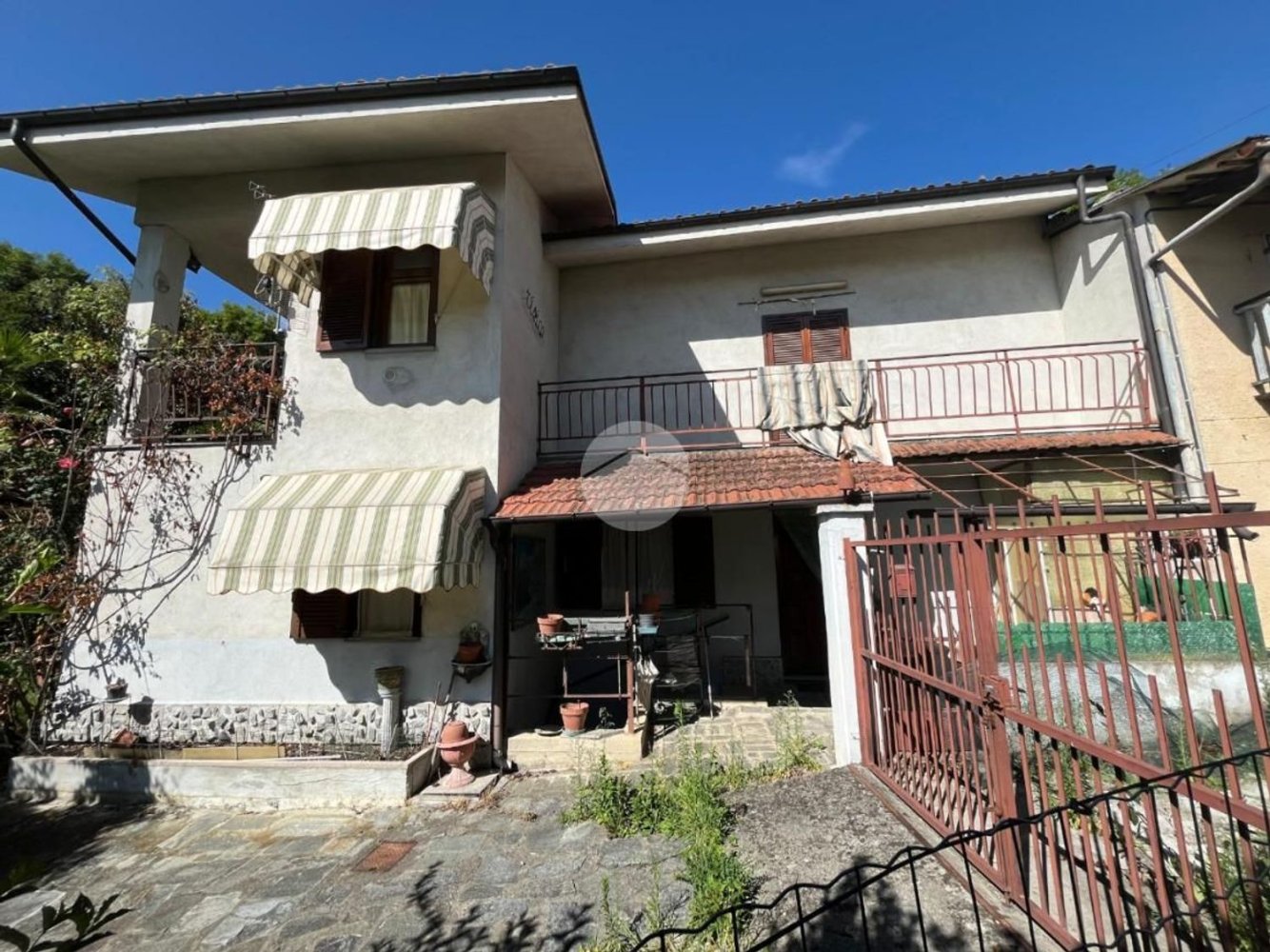 6 rooms House in Bagnolo Piemonte, Italy No. 279512