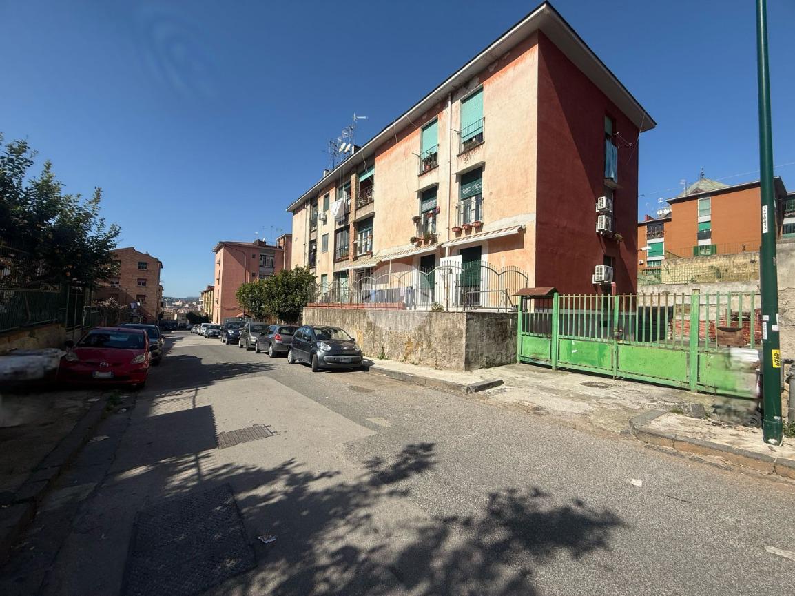 4غرفة شقة في Naples, Italy رقم 230515