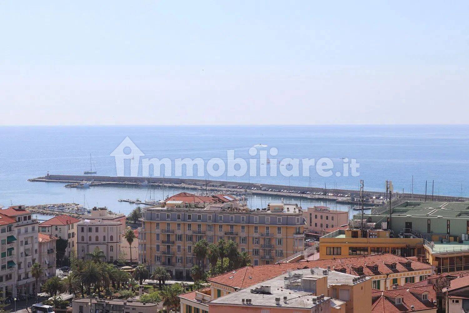 3 غرف نوم منزل ذو طابقين في Sanremo, Italy رقم 398643