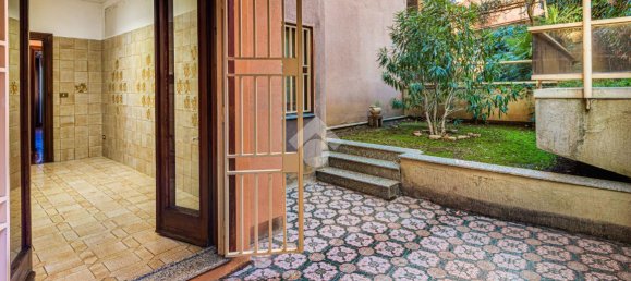 7 rooms Apartment in Rome, Italy No. 136044 27