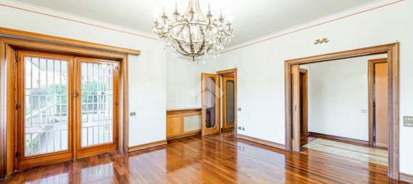 7 rooms Apartment in Rome, Italy No. 136044 12
