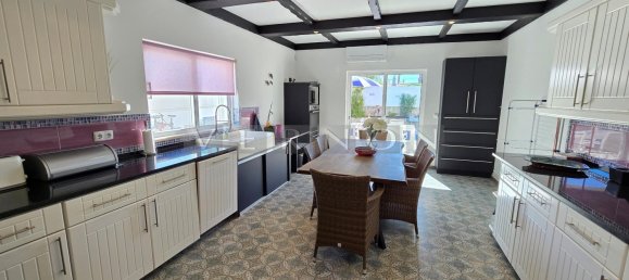 4 bedrooms Villa in Lagoa, Portugal No. 128308 2