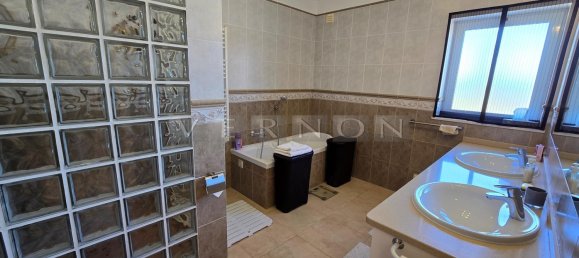 4 bedrooms Villa in Lagoa, Portugal No. 128308 5