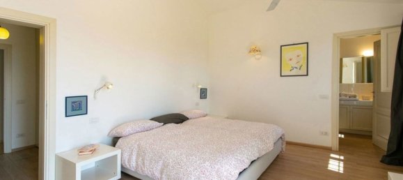 Вилла с 11 комнатами в Лукка, Италия № 84055 3