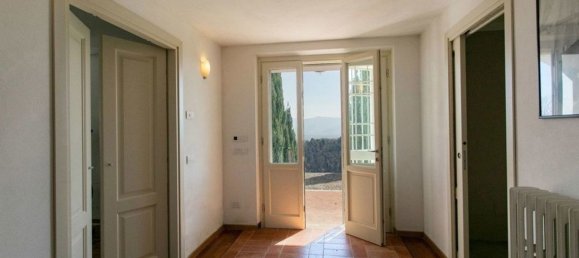 Вилла с 11 комнатами в Лукка, Италия № 84055 38