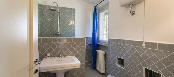 Вилла с 11 комнатами в Лукка, Италия № 84055 24