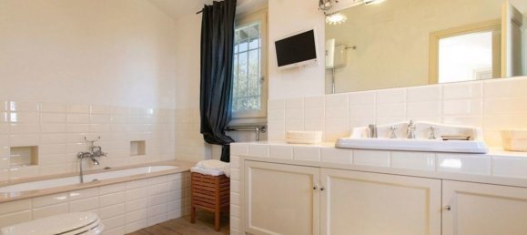 Вилла с 11 комнатами в Лукка, Италия № 84055 19