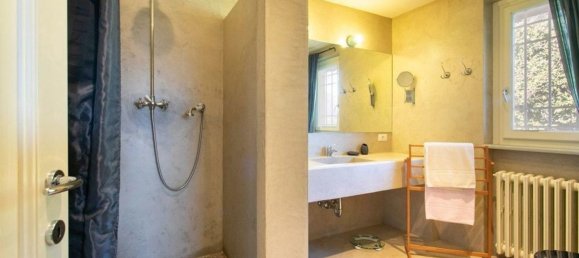 Вилла с 11 комнатами в Лукка, Италия № 84055 4