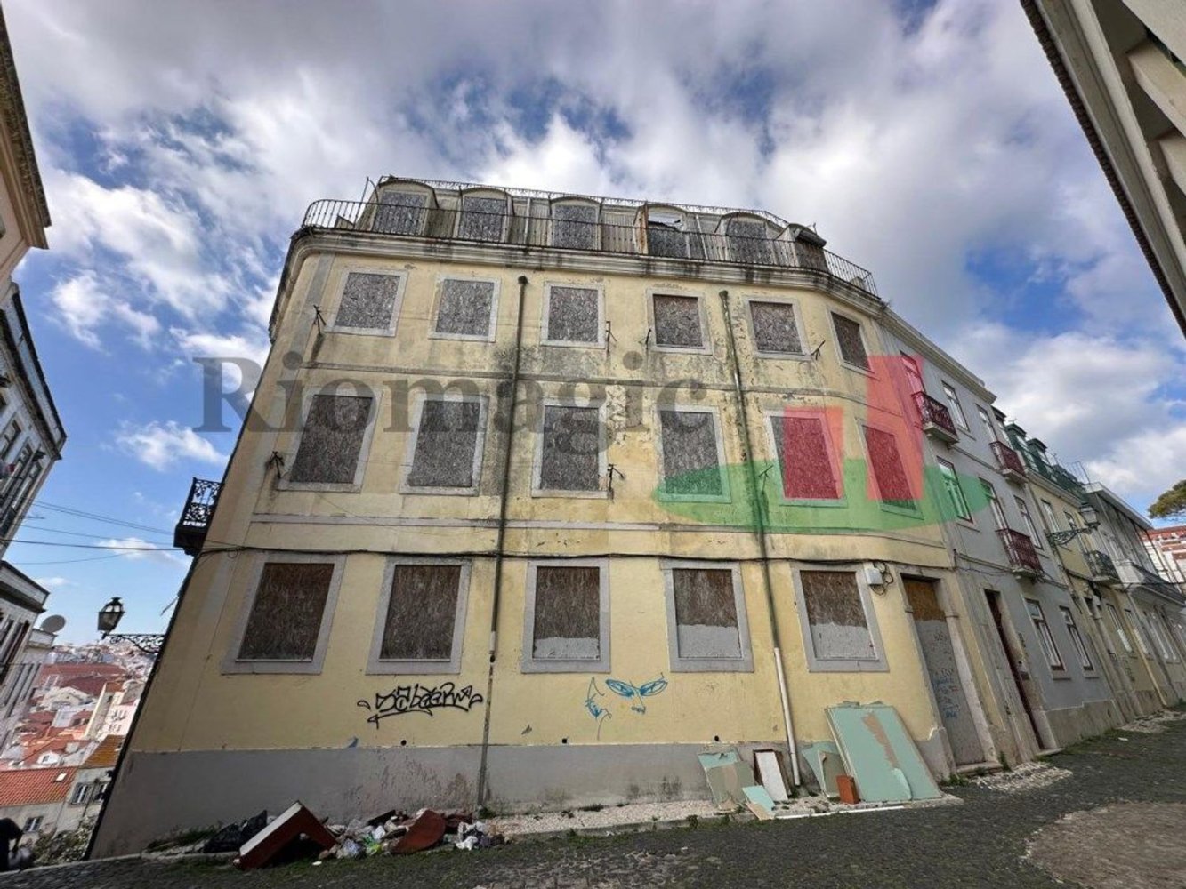 463m² Building in Lisbon, Portugal No. 67565