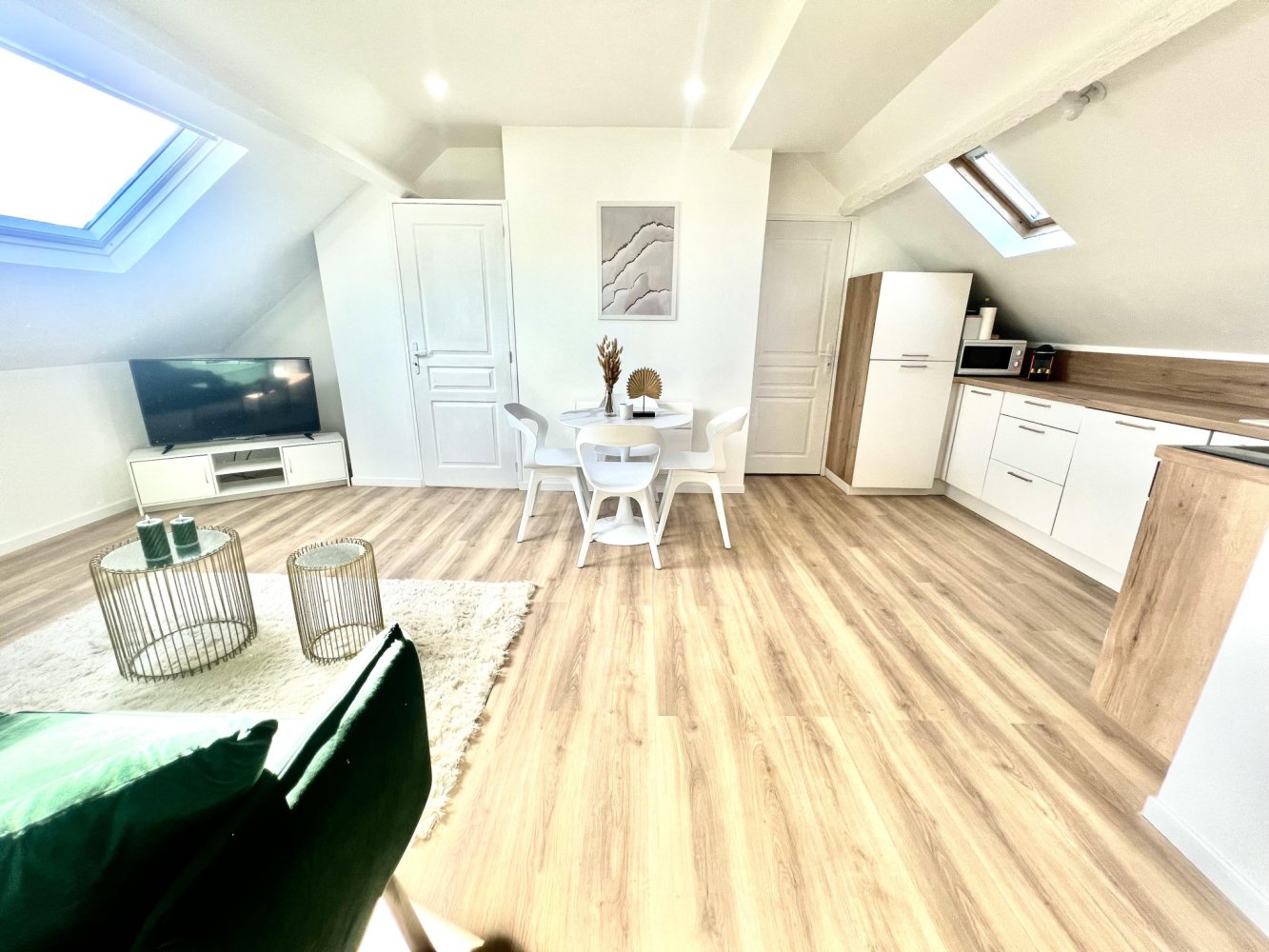 2 bedrooms Apartment in Orleans, France No. 235720