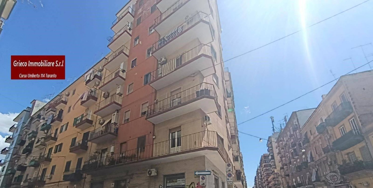 3 bedrooms Apartment in Taranto, Italy No. 260774