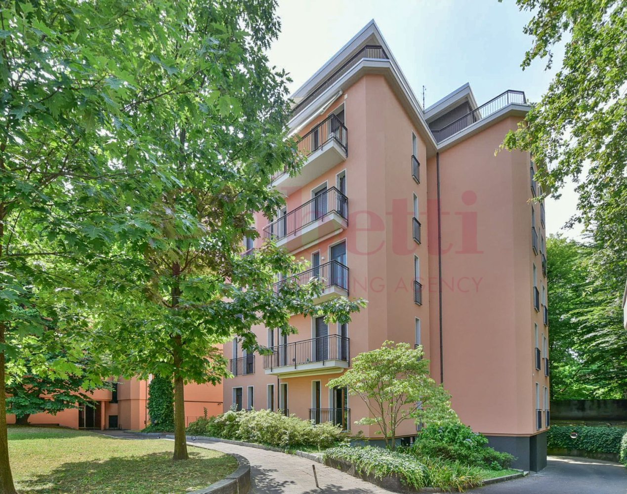 Apartamento de 2 habitaciónes en Mariano Comense, Italy No. 286295