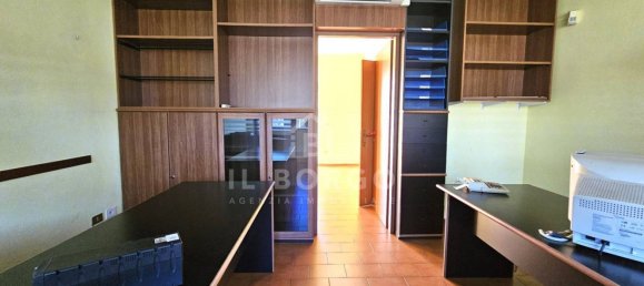 مكتب في Buggiano, Italy 42متر مربع رقم 44299 8