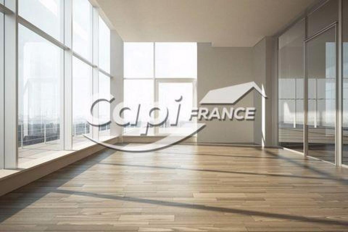 84m² Office in Limoux, France No. 20050