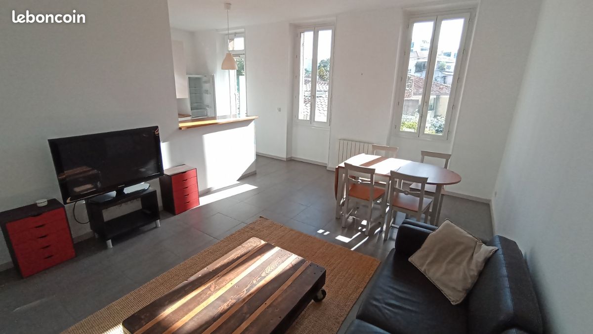 2 bedrooms Apartment in Marseille, France No. 316178