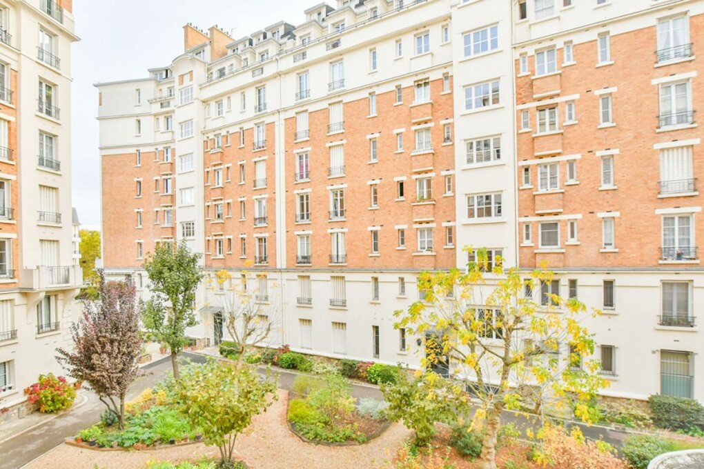 Apartamento de 1 dormitorio en Courbevoie, France No. 336393