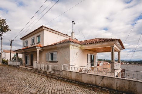 3 bedrooms House in Satao, Portugal No. 17970