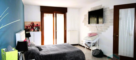 3 rooms Apartment in Udine, Italy No. 128477 10