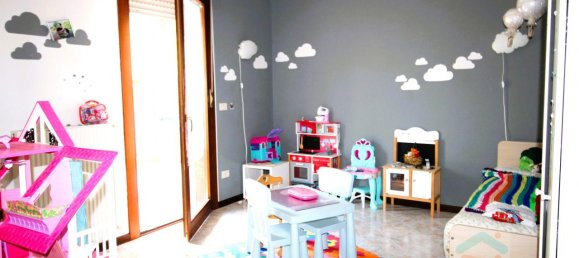 3 rooms Apartment in Udine, Italy No. 128477 7