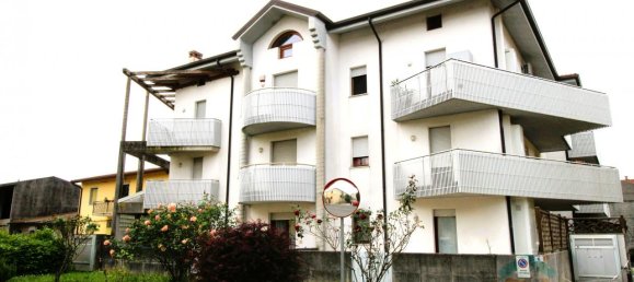 3 rooms Apartment in Udine, Italy No. 128477 19