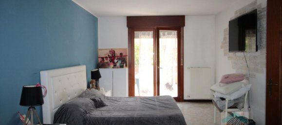 3 rooms Apartment in Udine, Italy No. 128477 12