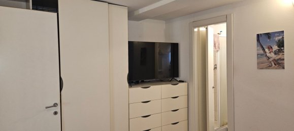 2 Schlafzimmer Wohnung in Genoa, Italy, Nr. 376399 10