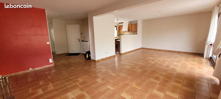 4 bedrooms House in Saint-Maur-des-Fosses, France No. 277278