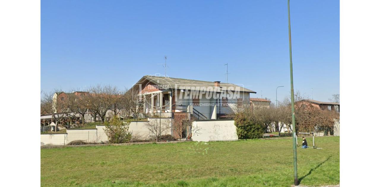 6 rooms Villa in Cremona, Italy No. 174271