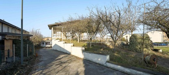 6 rooms Villa in Cremona, Italy No. 174271 2