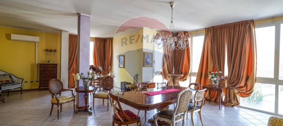 Коммерческая недвижимость с 10 комнатами в Марьяно Коменсе, Италия № 54967 11