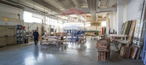 Коммерческая недвижимость с 10 комнатами в Марьяно Коменсе, Италия № 54967 6