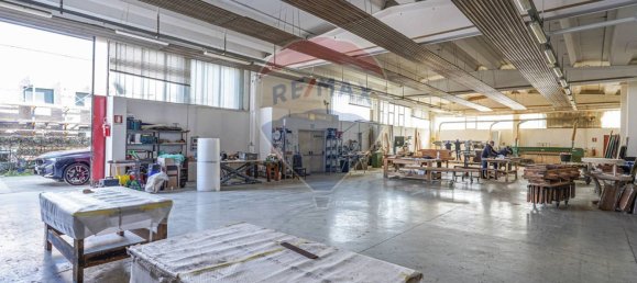 Коммерческая недвижимость с 10 комнатами в Марьяно Коменсе, Италия № 54967 7