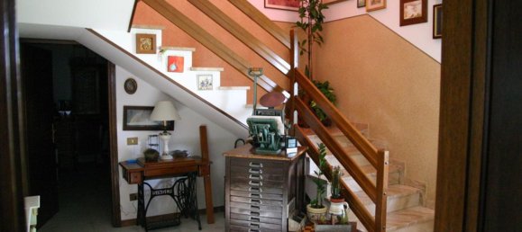 6 rooms House in San Giovanni in Persiceto, Italy No. 64806 2