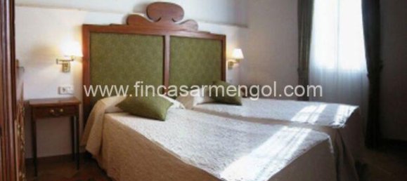 Hotel de 8 dormitorios en Menorca, Spain No. 81766 37