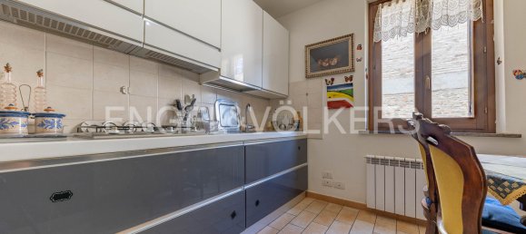 Apartamento de 2 dormitorios en Foligno, Italy No. 64080 8