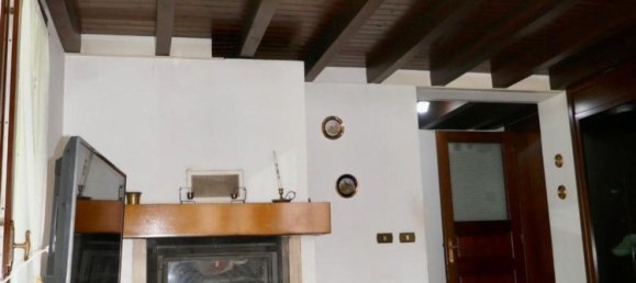 6 bedrooms House in Pordenone, Italy No. 325630 5